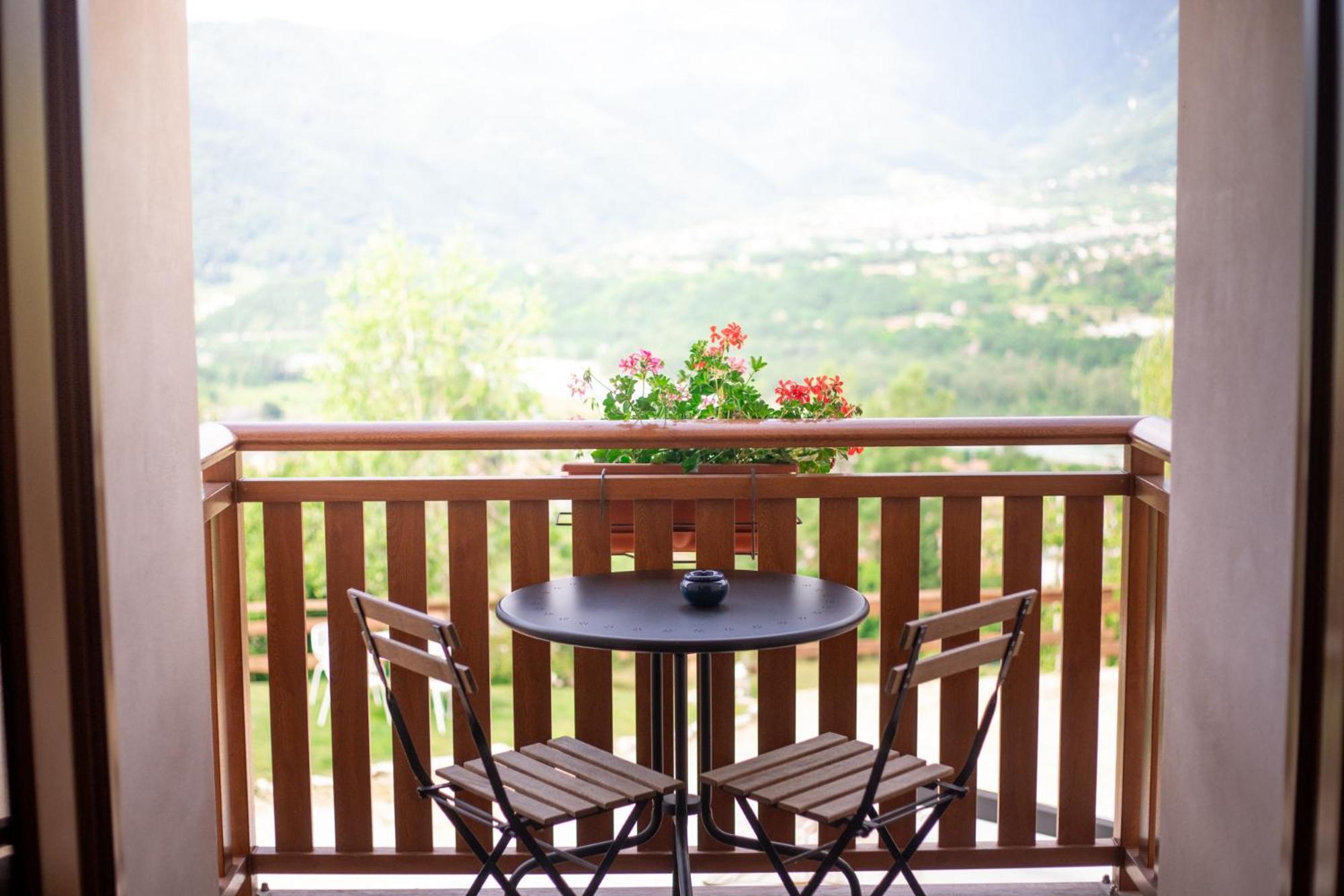 Agriturismo Riva Dei Coz Sequsino Exteriör bild